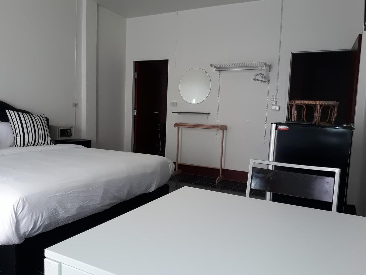 Chinn House Karon Екстер'єр фото