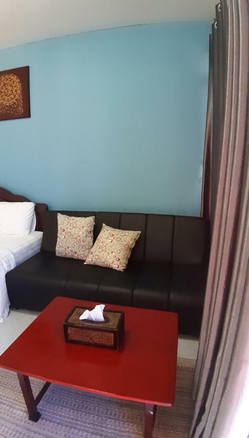 Chinn House Karon Екстер'єр фото